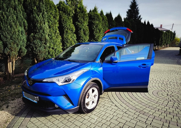 Toyota C-HR cena 69900 przebieg: 140000, rok produkcji 2018 z Myszków małe 121